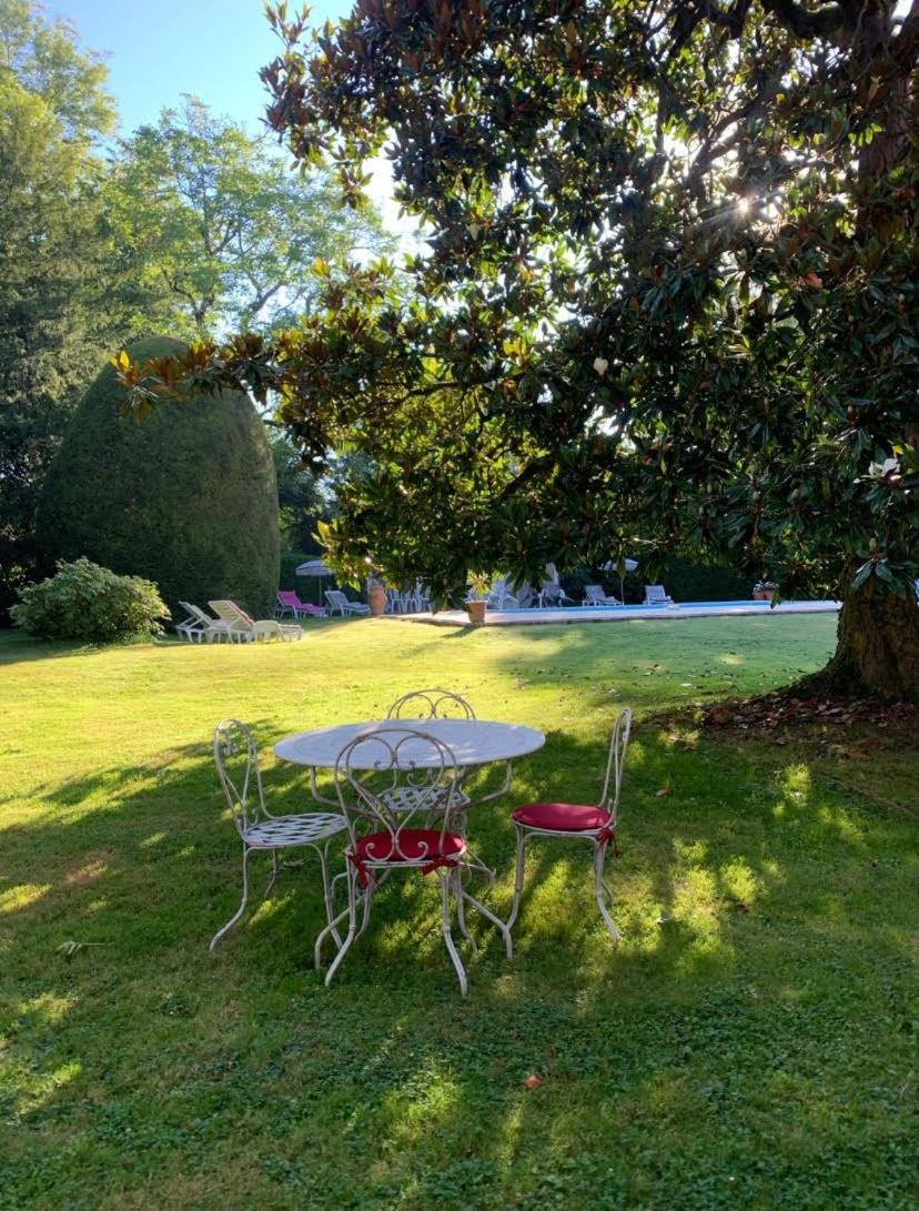 La Seigneurie De Tillac Exteriör bild