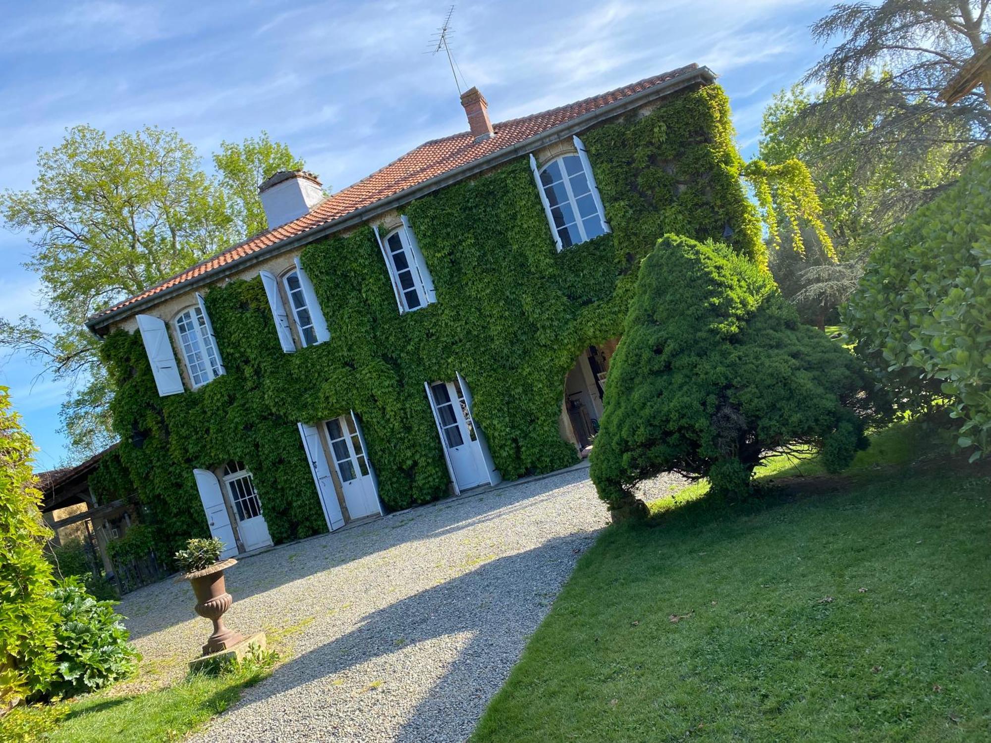 La Seigneurie De Tillac Exteriör bild