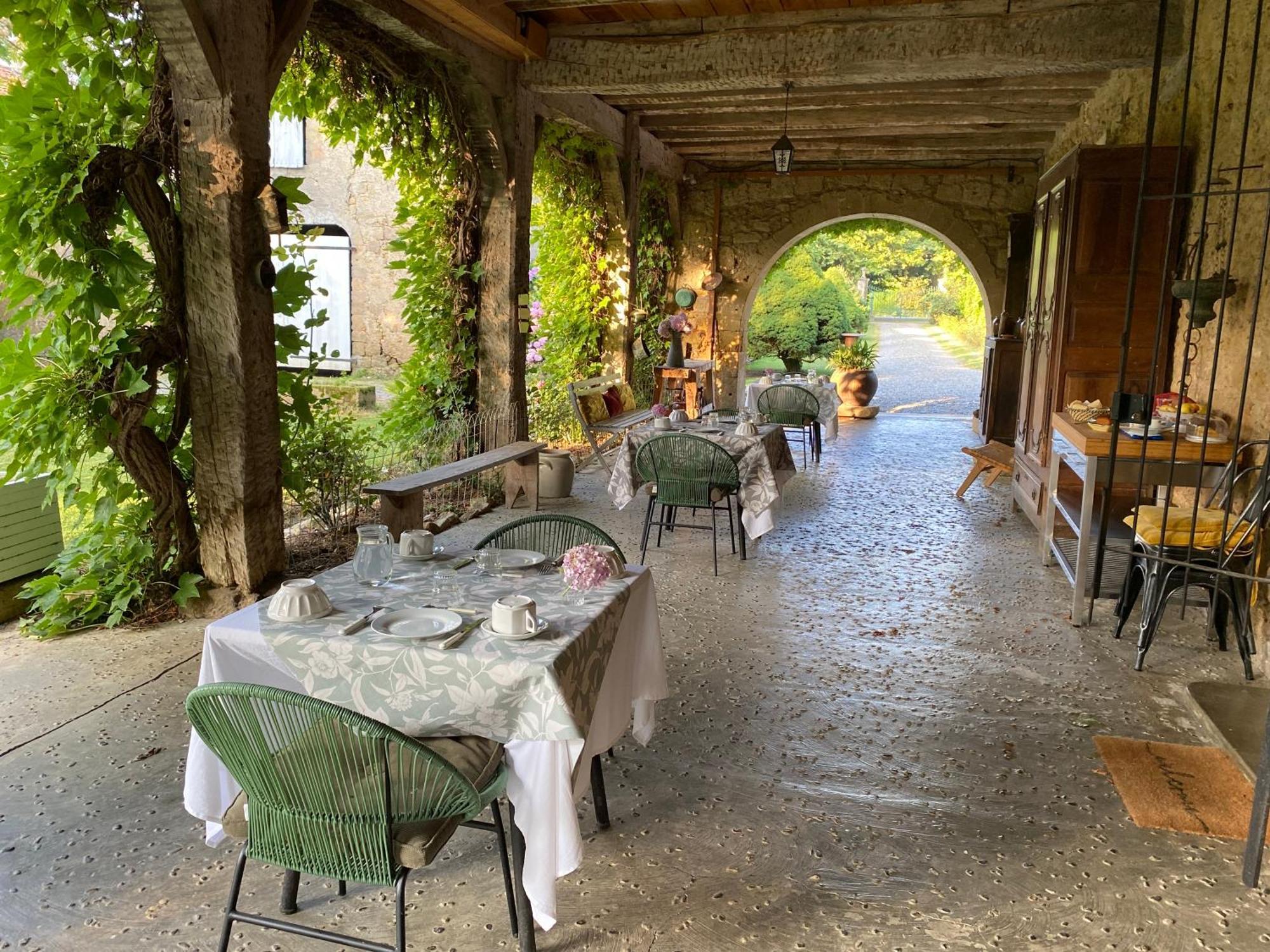 La Seigneurie De Tillac Exteriör bild
