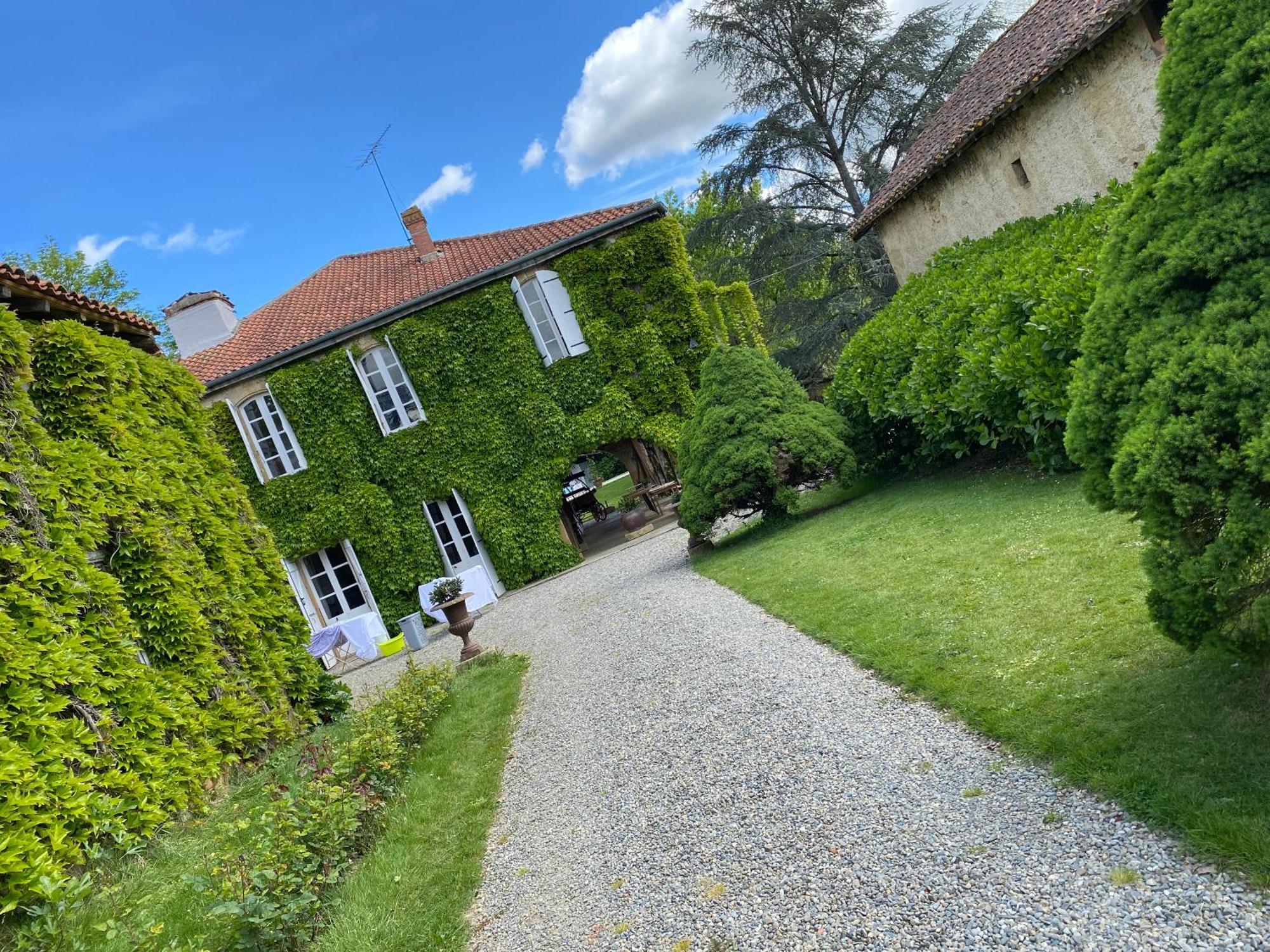 La Seigneurie De Tillac Exteriör bild